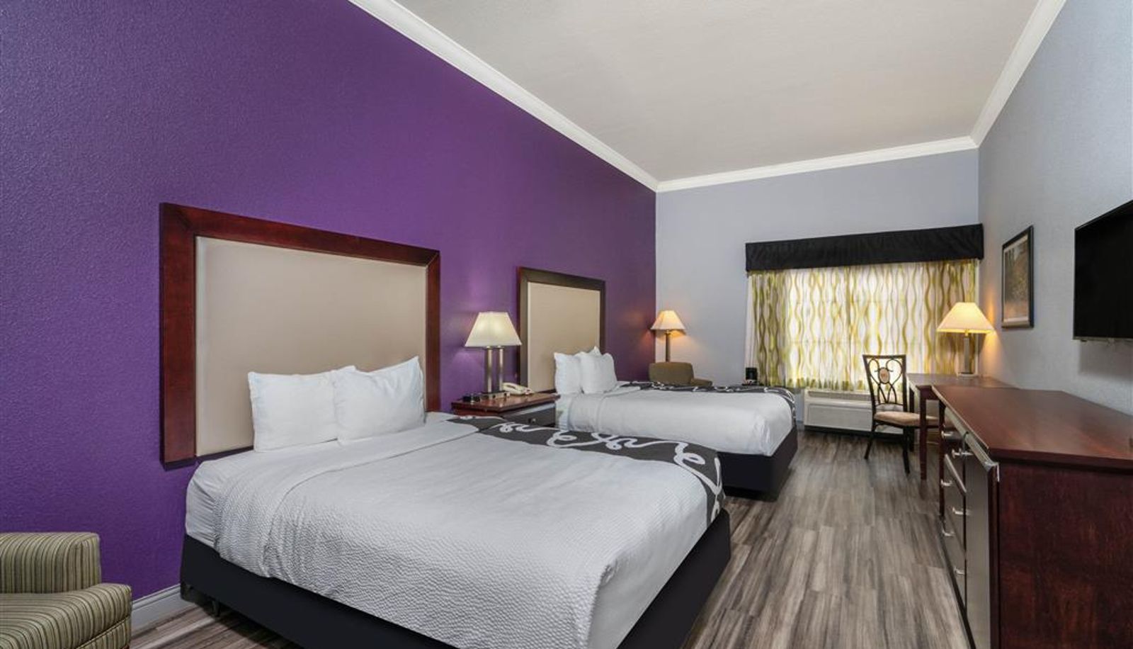 Camera - La Quinta Inn & Suites by Wyndham Loveland/Estes Park