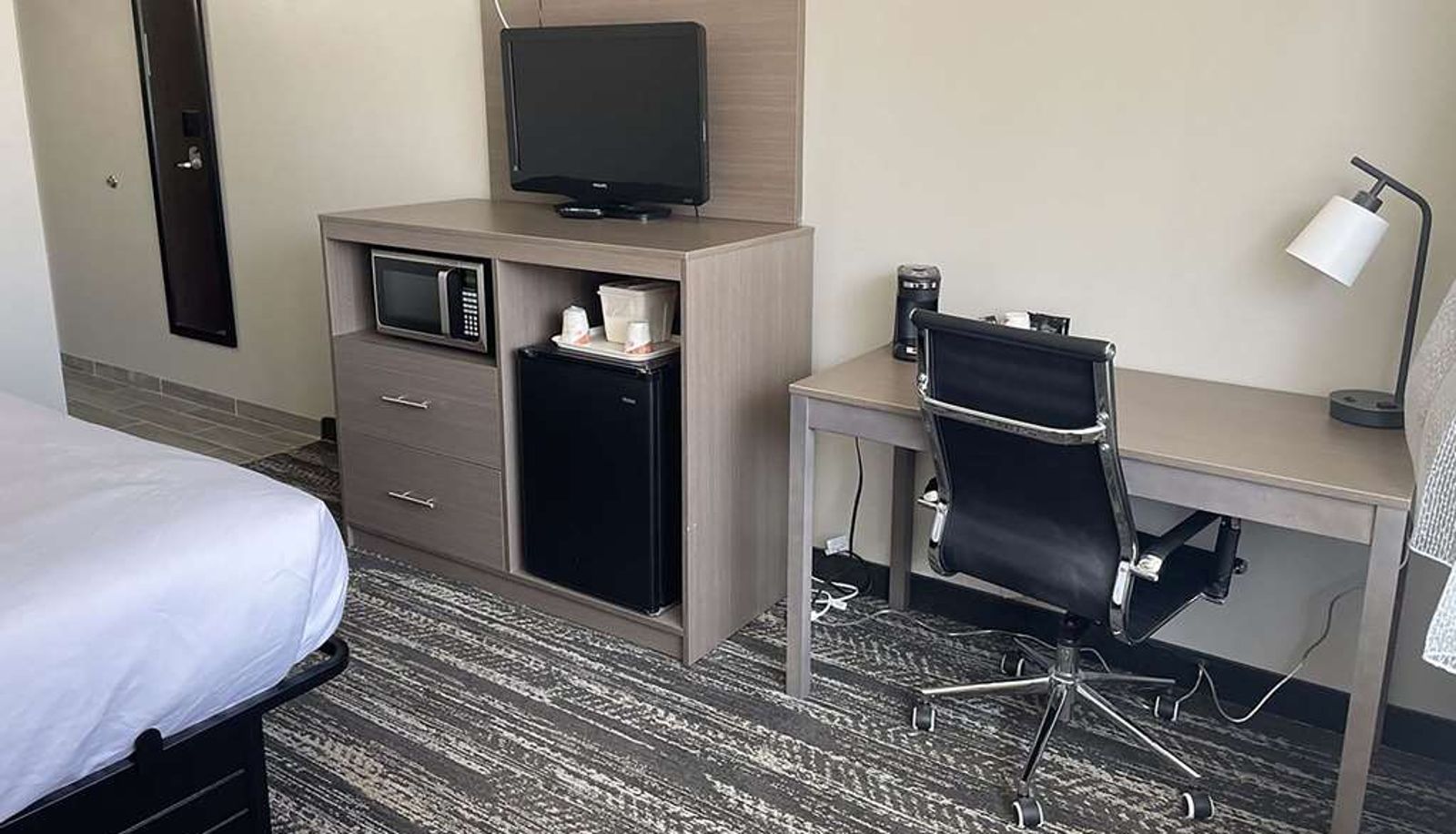 Room - Days Inn by Wyndham Manitowoc