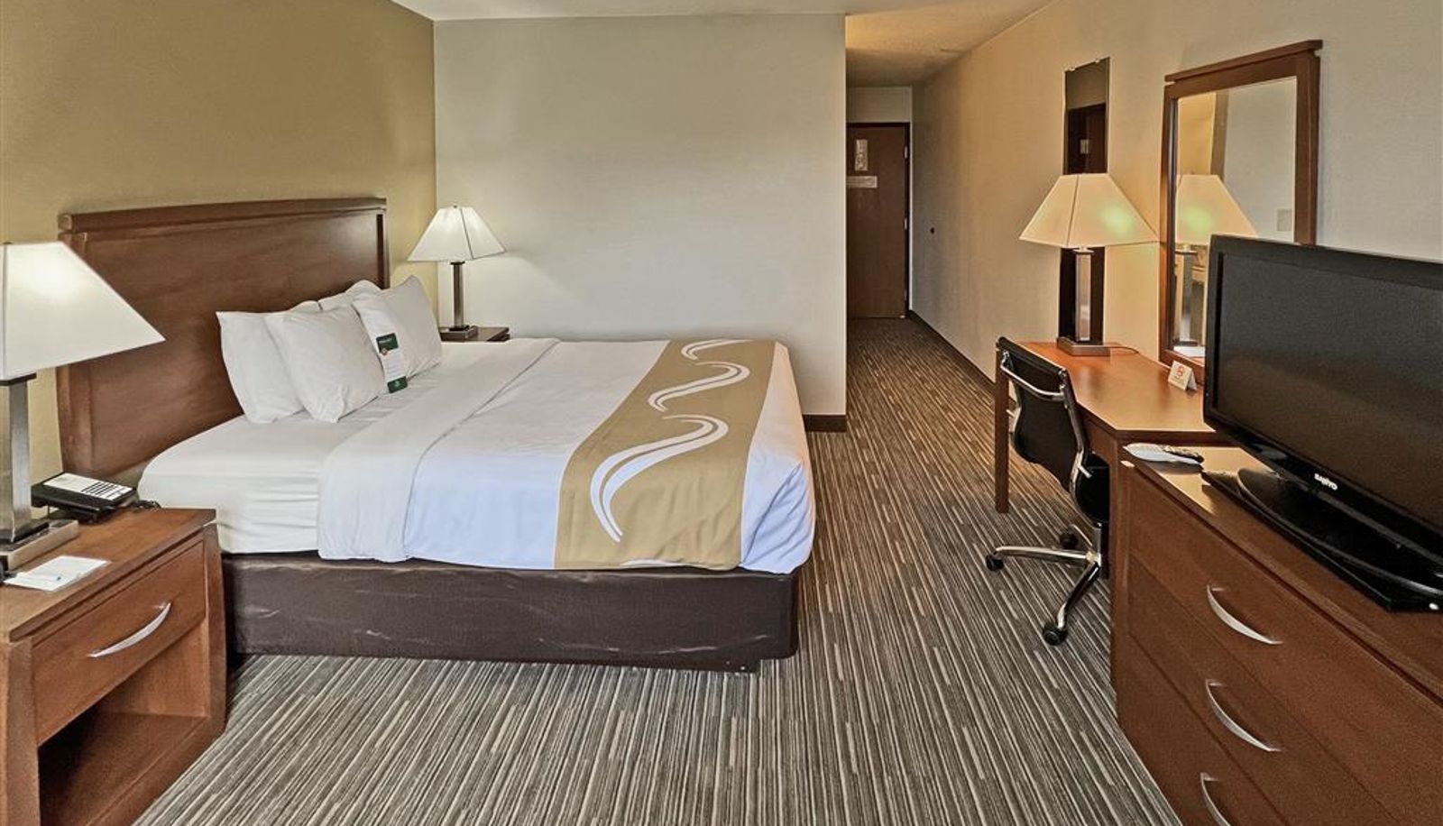 Room - Quality Inn Mitchell I-90