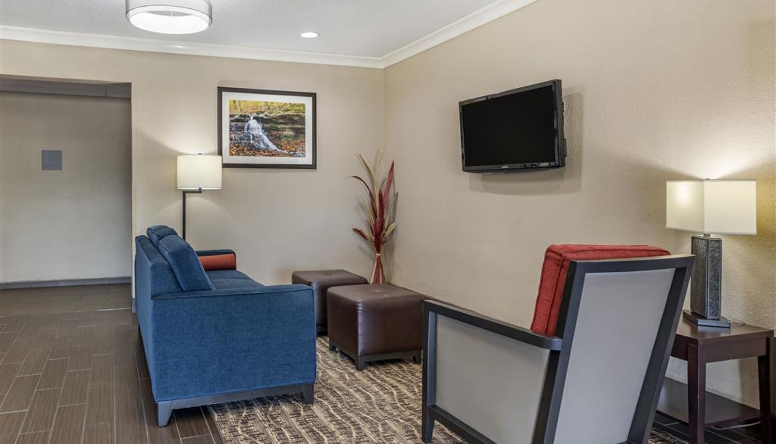 Hall - COMFORT INN AND SUITES MUNCIE