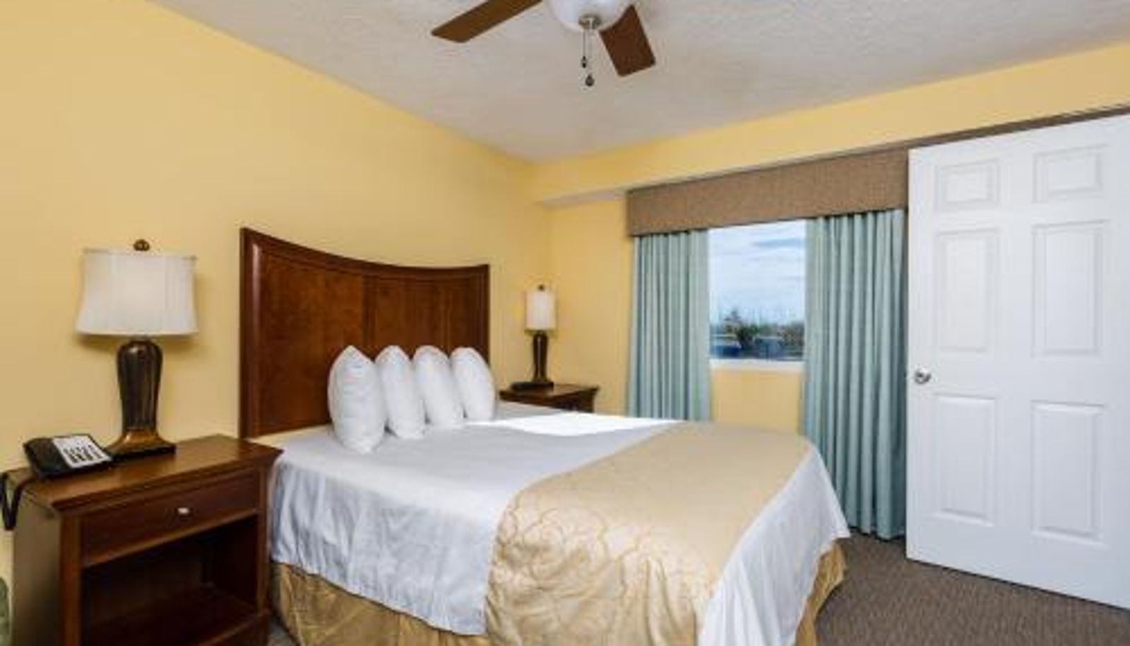 Room - Jade Tree Cove