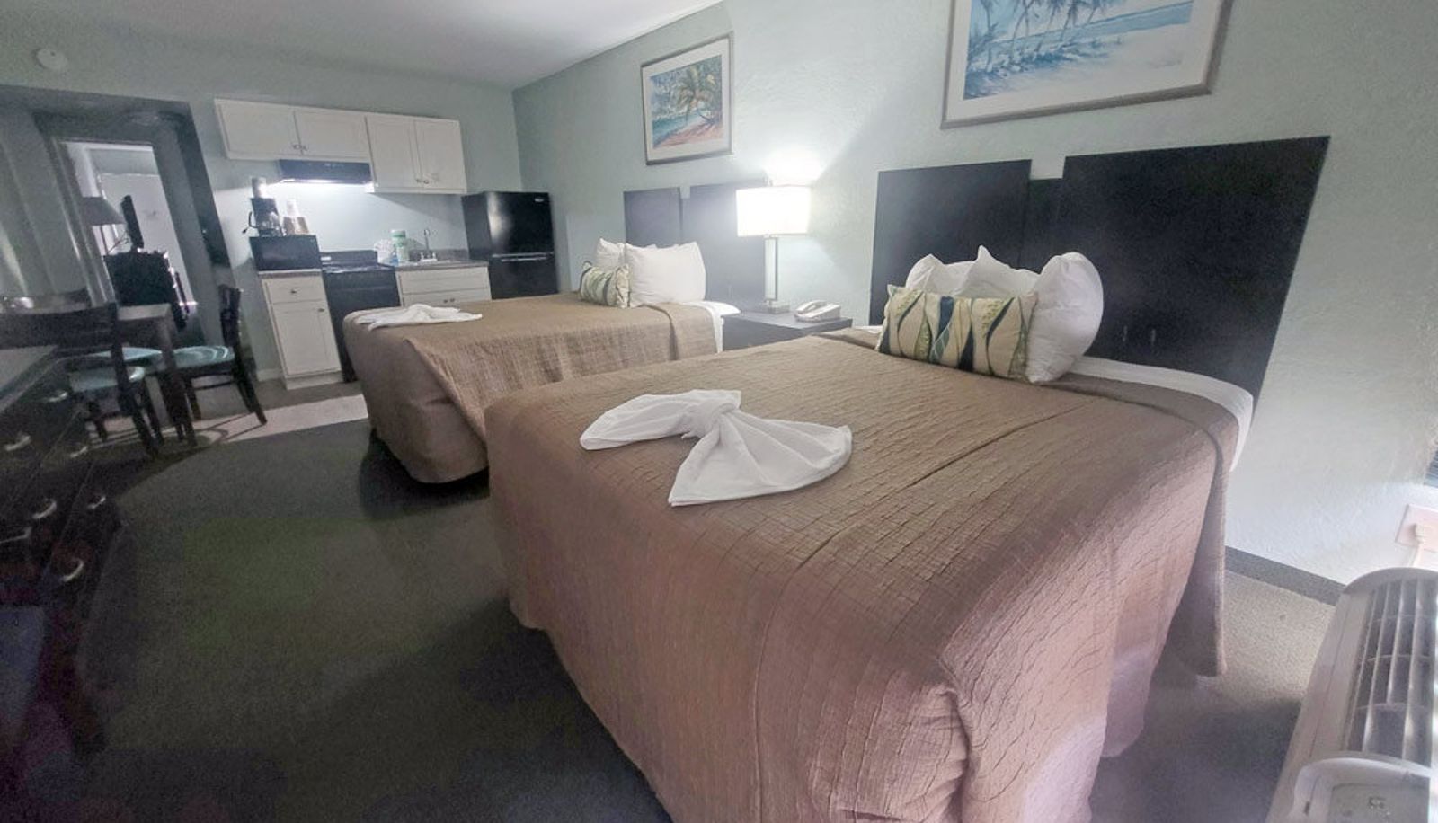 Room - Ocean Plaza Motel