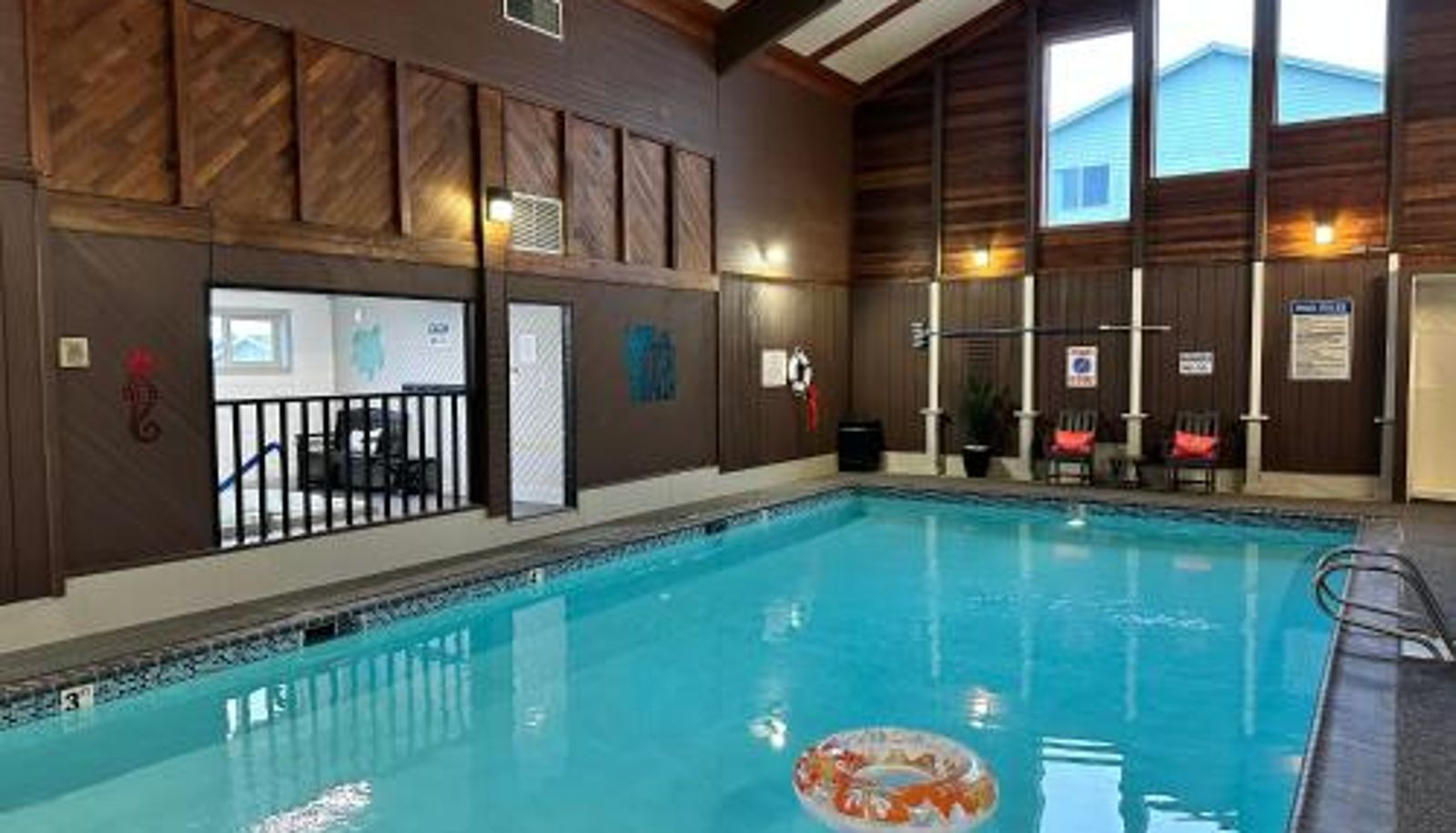 Pool - Canterbury Inn