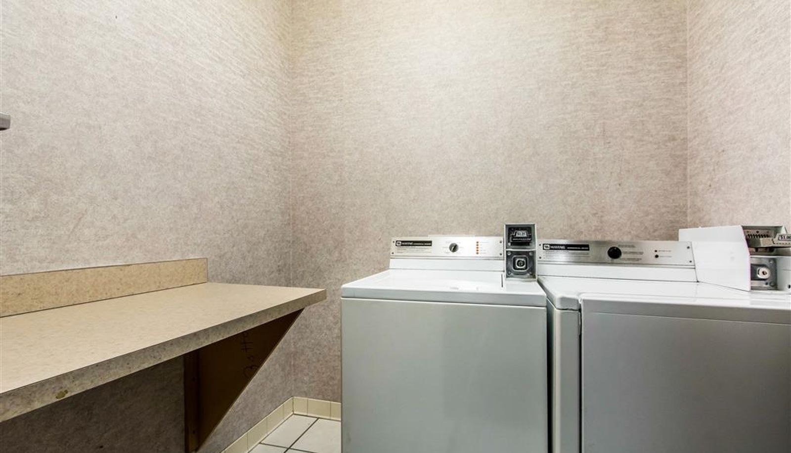 Vista interior - Comfort Suites Fairgrounds West
