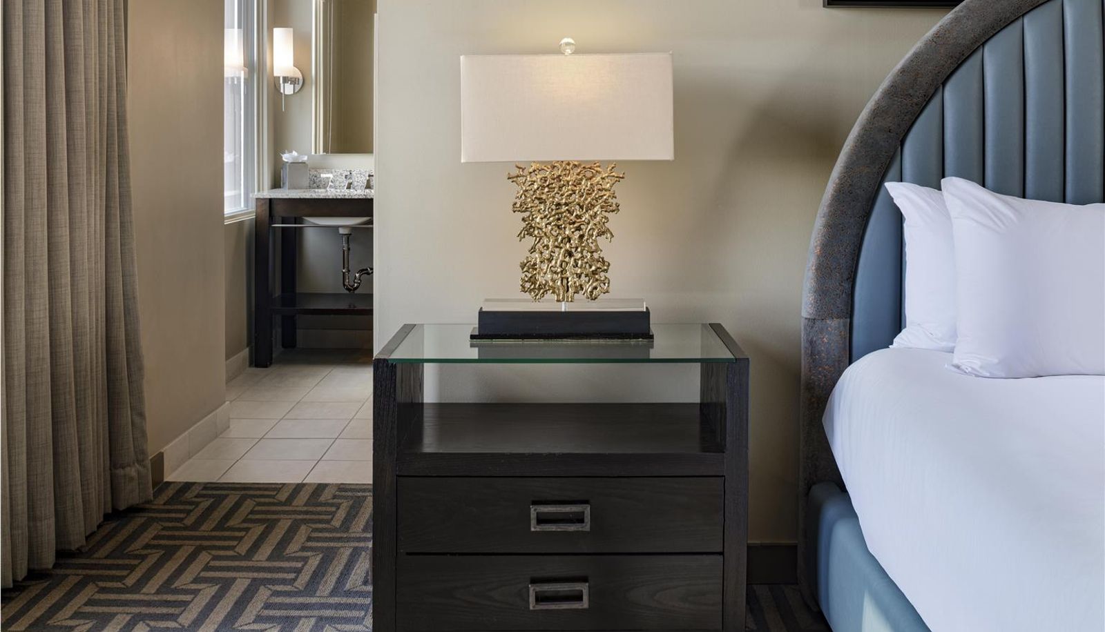 Zimmer - Colcord Hotel Oklahoma City Curio Collection by Hilton