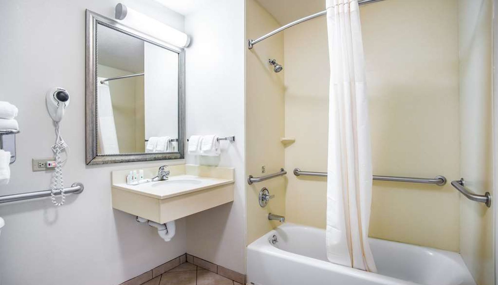 Zimmer - Quality Inn Parsons North