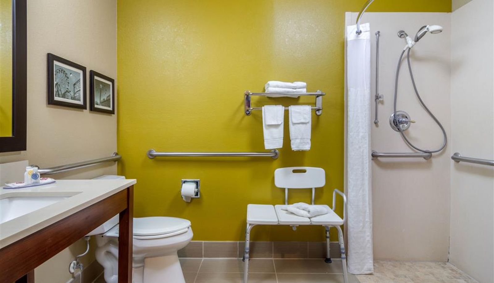 Room - Comfort Inn & Suites Perry National Fairgrounds Area