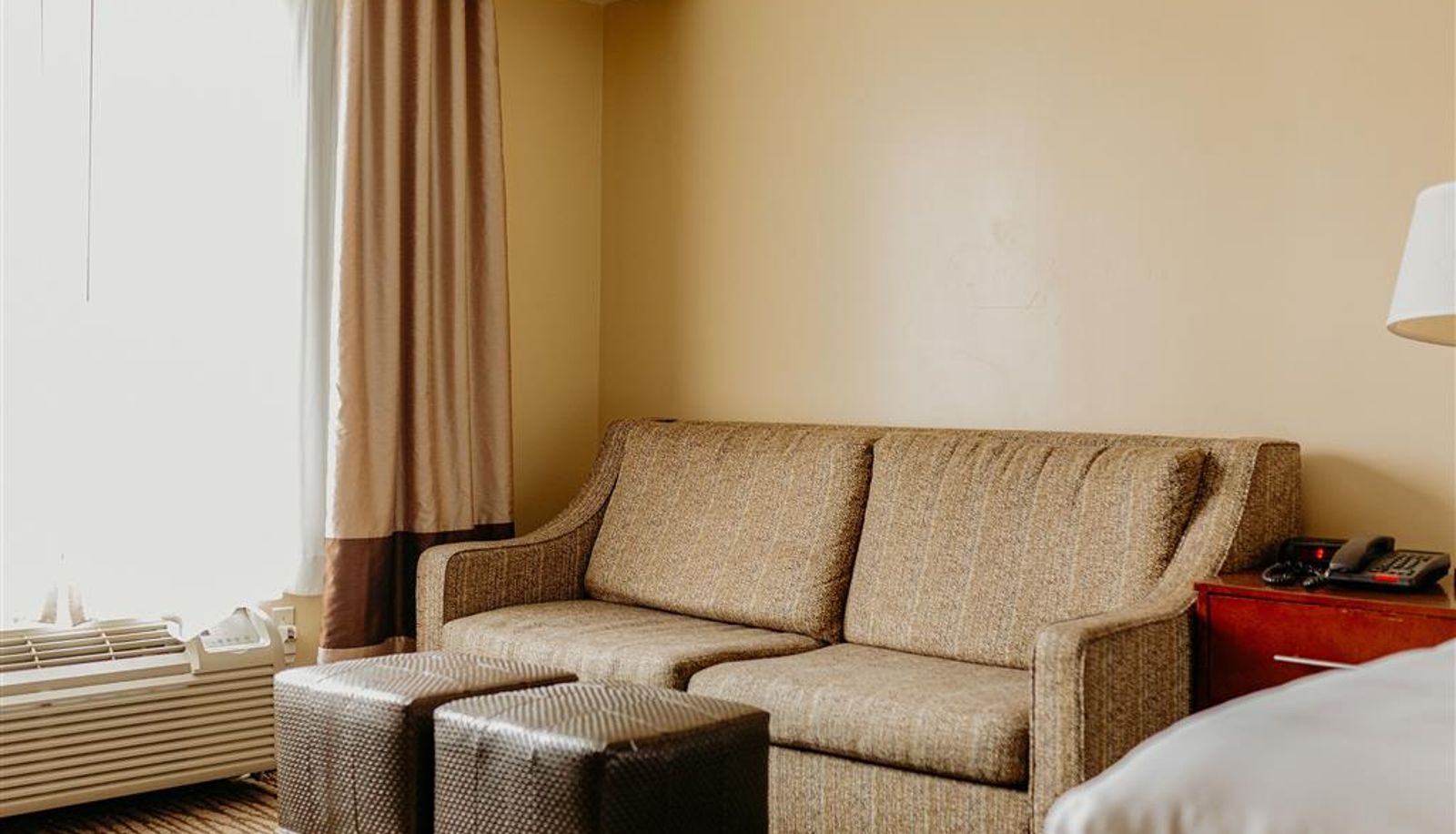 Room - Comfort Inn Pomona near Fairplex