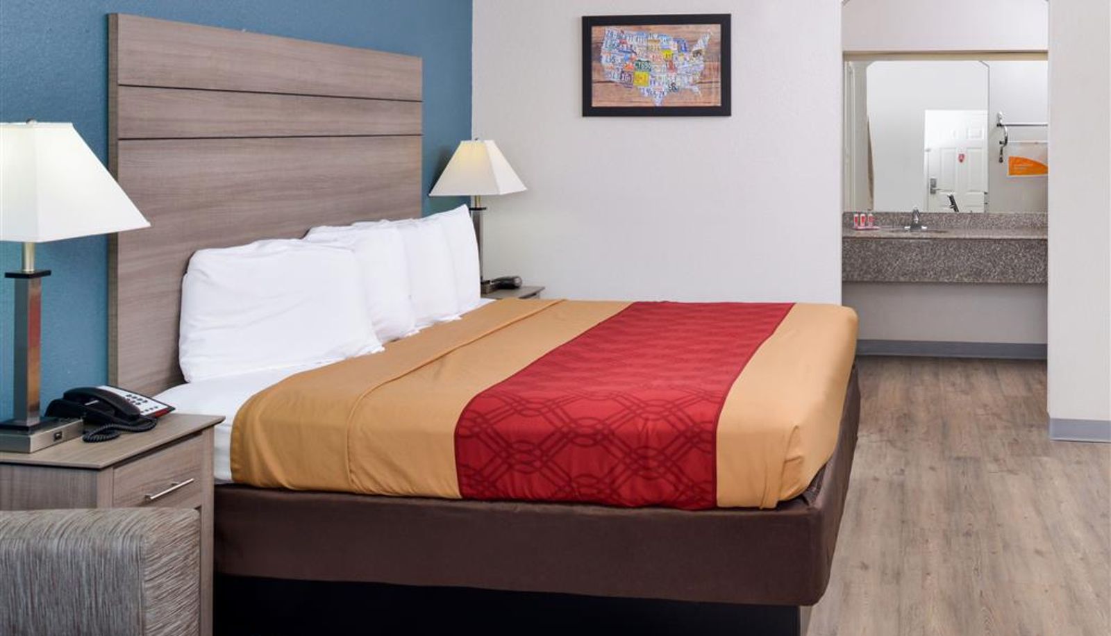 Zimmer - Econo Lodge Inn & Suites Port Arthur near Sabine Pass