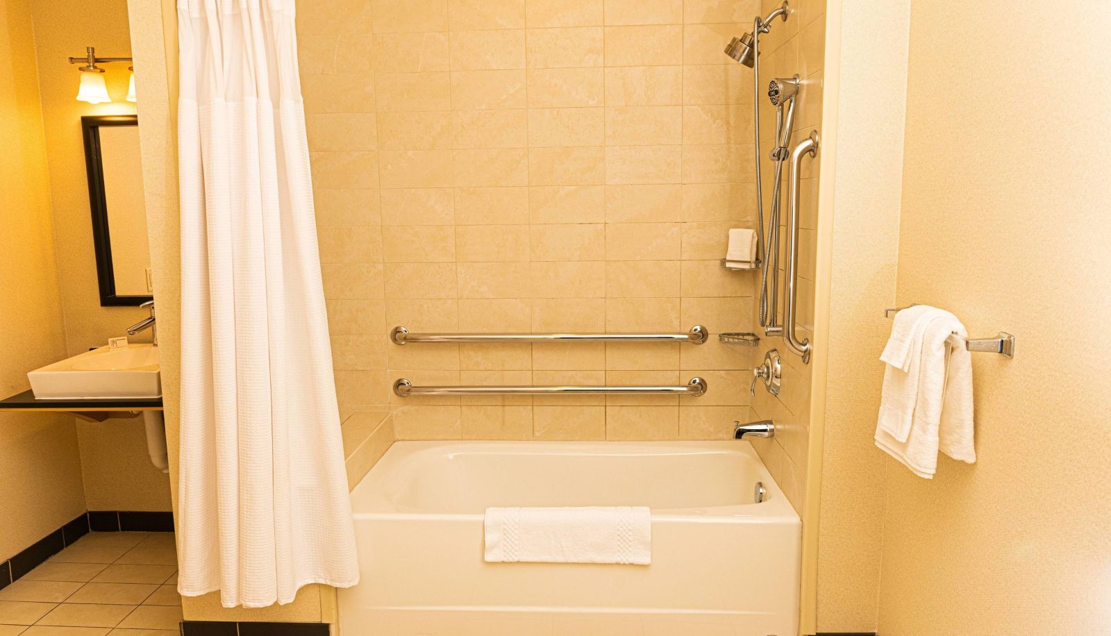 Camera - SpringHill Suites by Marriott Pueblo Downtown