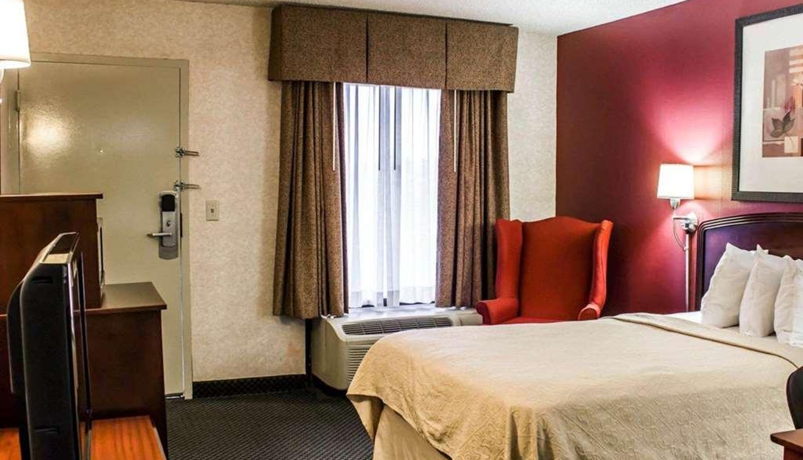 Standard room (double) - Quality Inn Roanoke near Lake Gaston