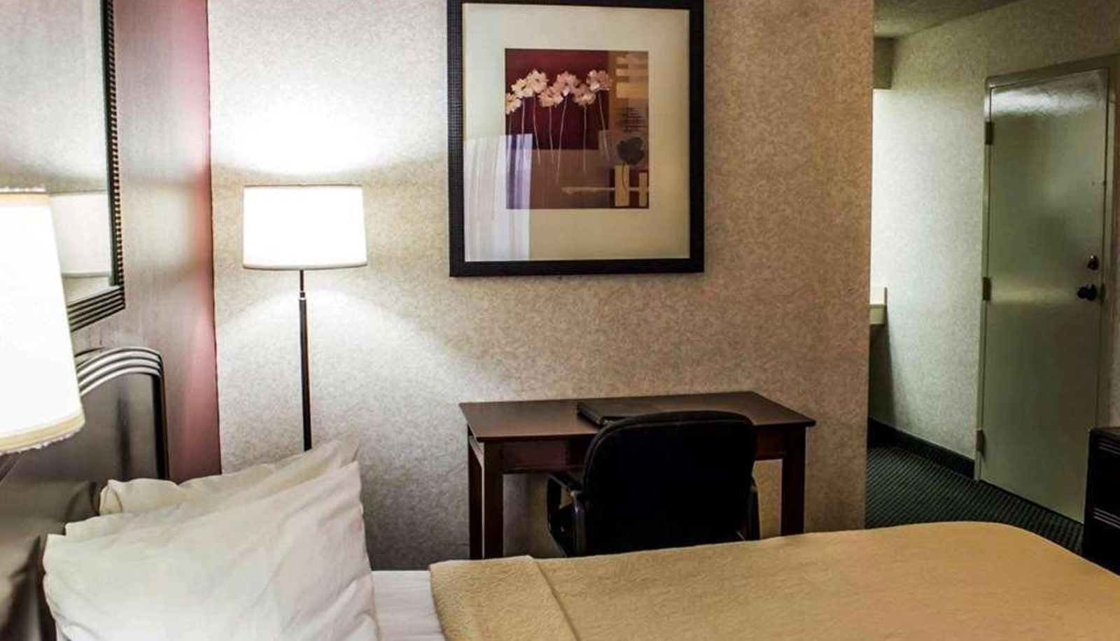 Standard room (double) - Quality Inn Roanoke near Lake Gaston