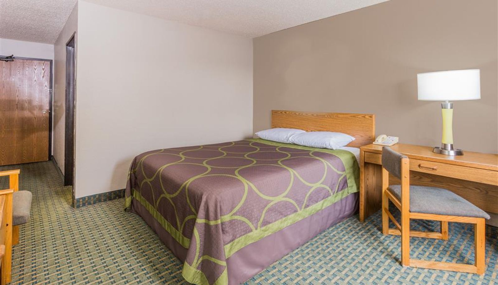 Room - Super 8 by Wyndham St. Charles