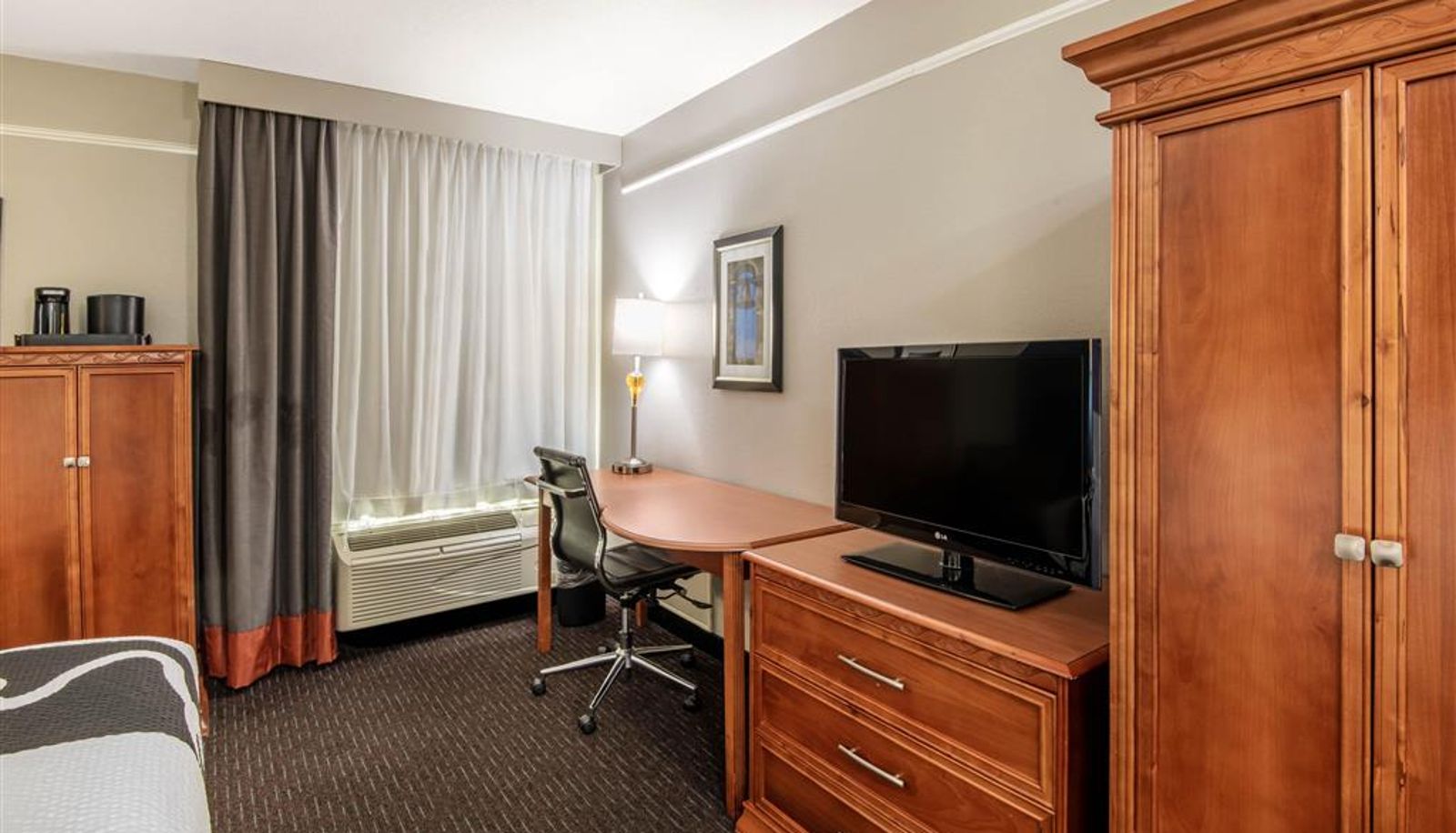 Zimmer - La Quinta Inn by Wyndham San Antonio Brooks City Base