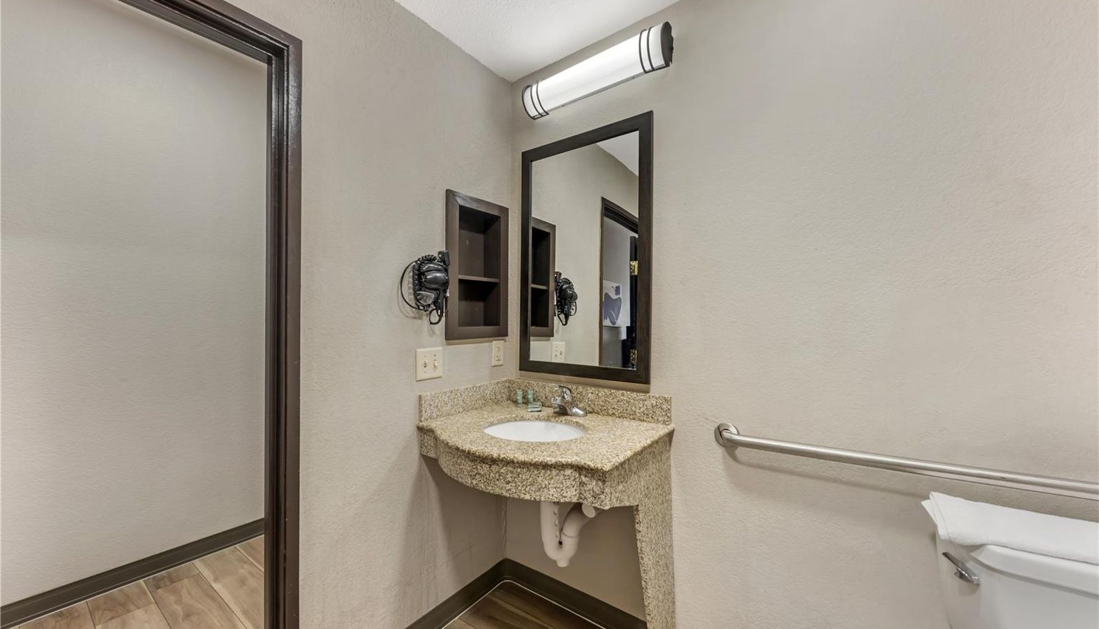 Room - Best Western Sea World/Lackland AFB NW Hotel & Suites