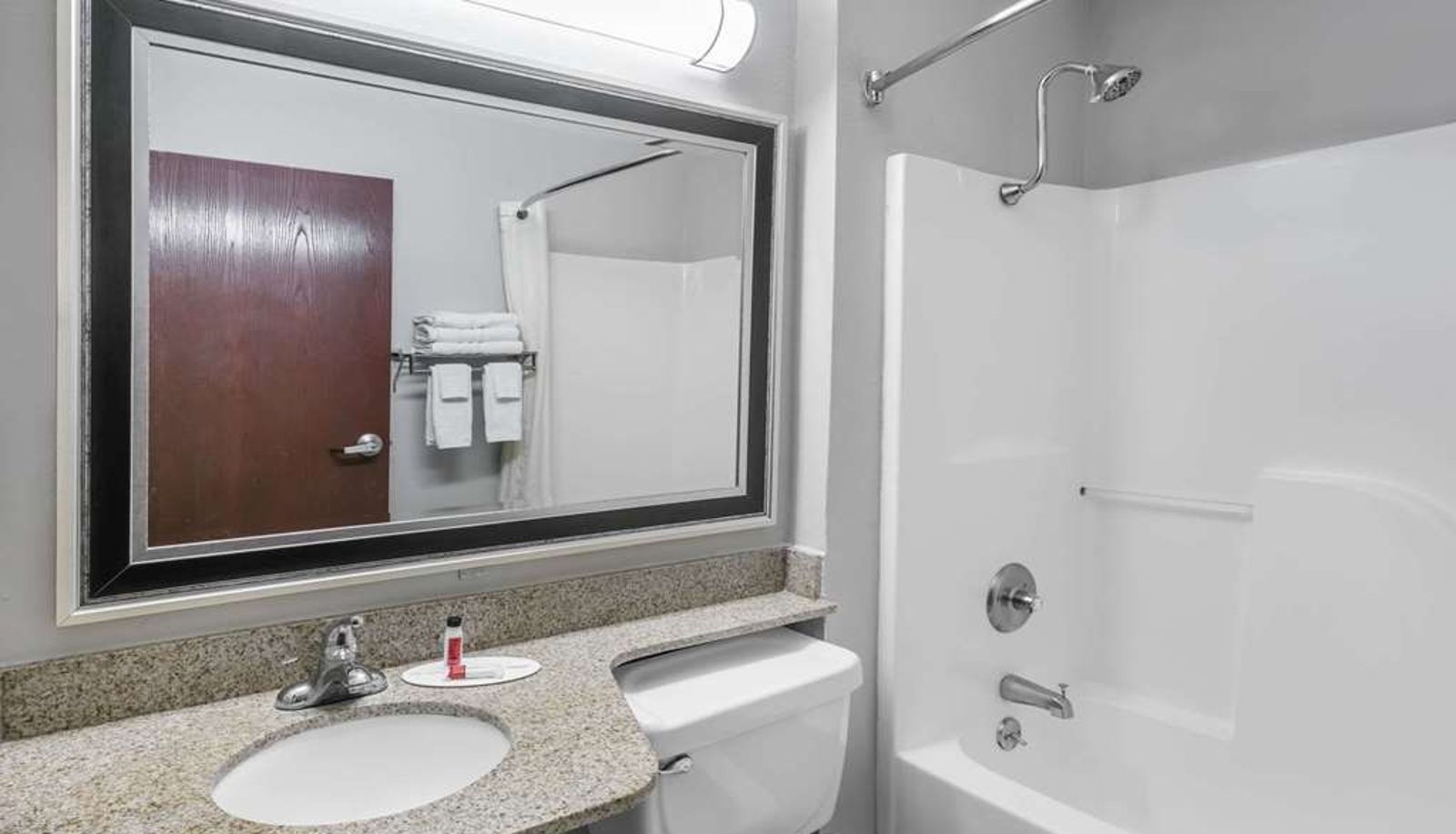Camera - Microtel Inn & Suites by Wyndham Scott Lafayette