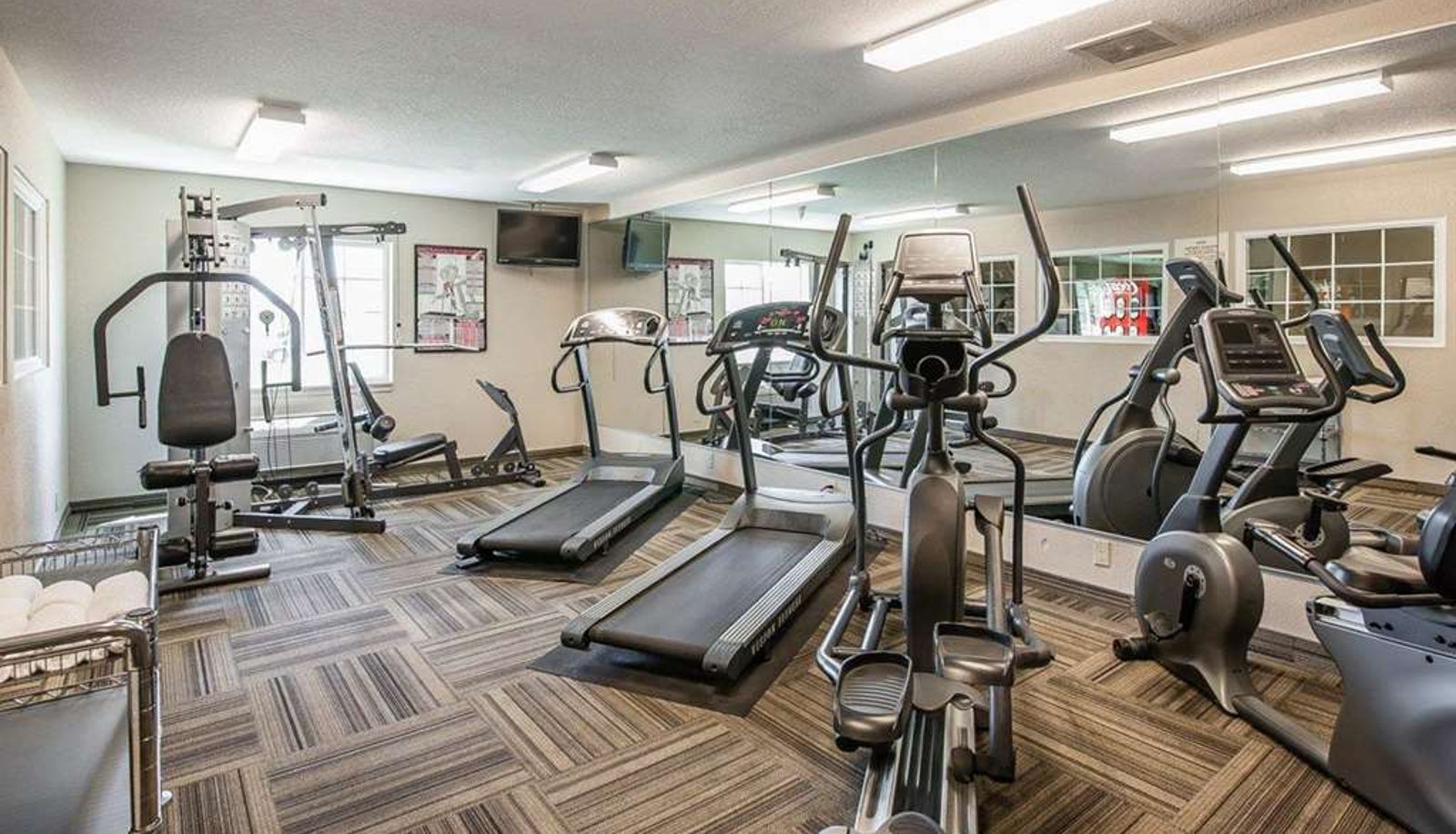 Area benessere e fitness - Suburban Studios South Bend