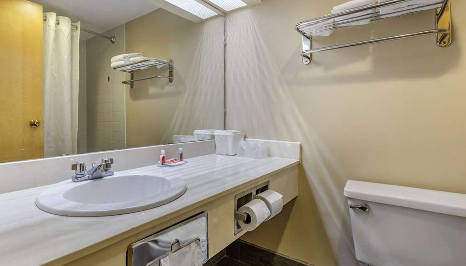 Room - Econo Lodge & Suites Southern Pines - Pinehurst
