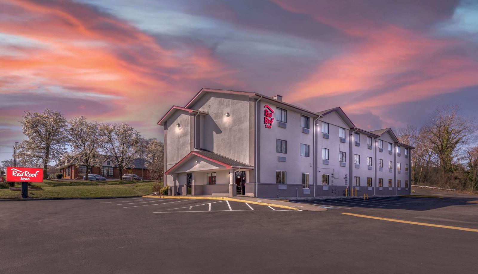 Info - Red Roof Inn Suffolk
