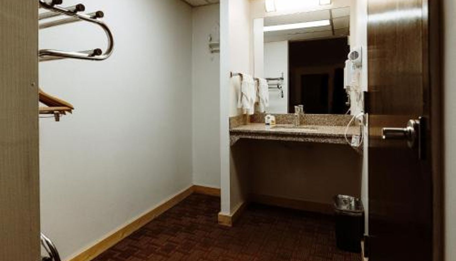 Room - Taos Valley Lodge