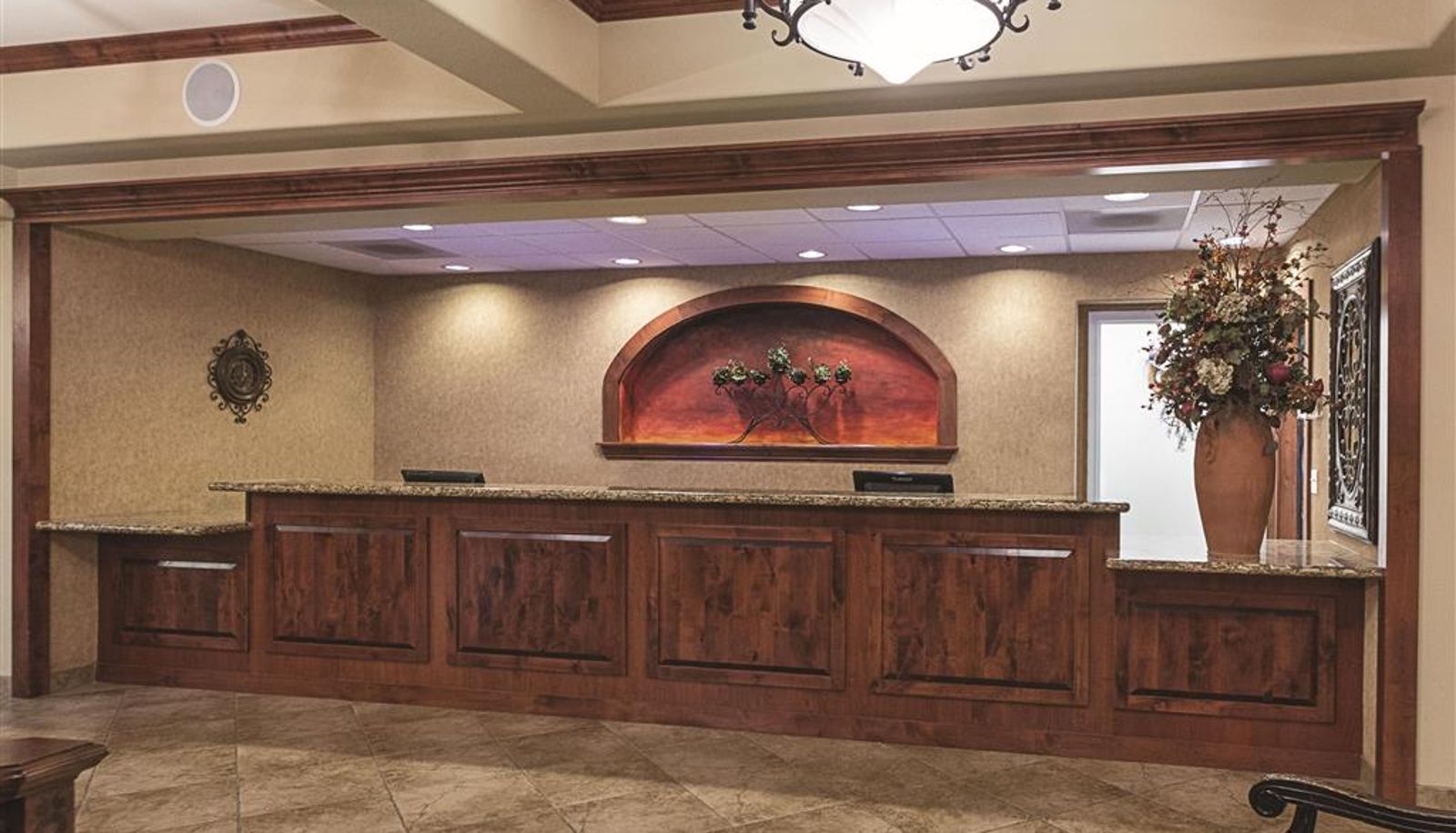 Lobby - La Quinta Inn & Suites by Wyndham Trinidad