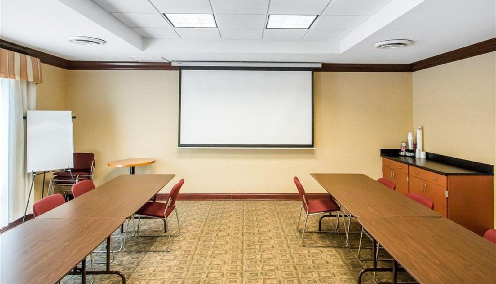 Conference room - Spark by Hilton Vestal Binghamton University Area