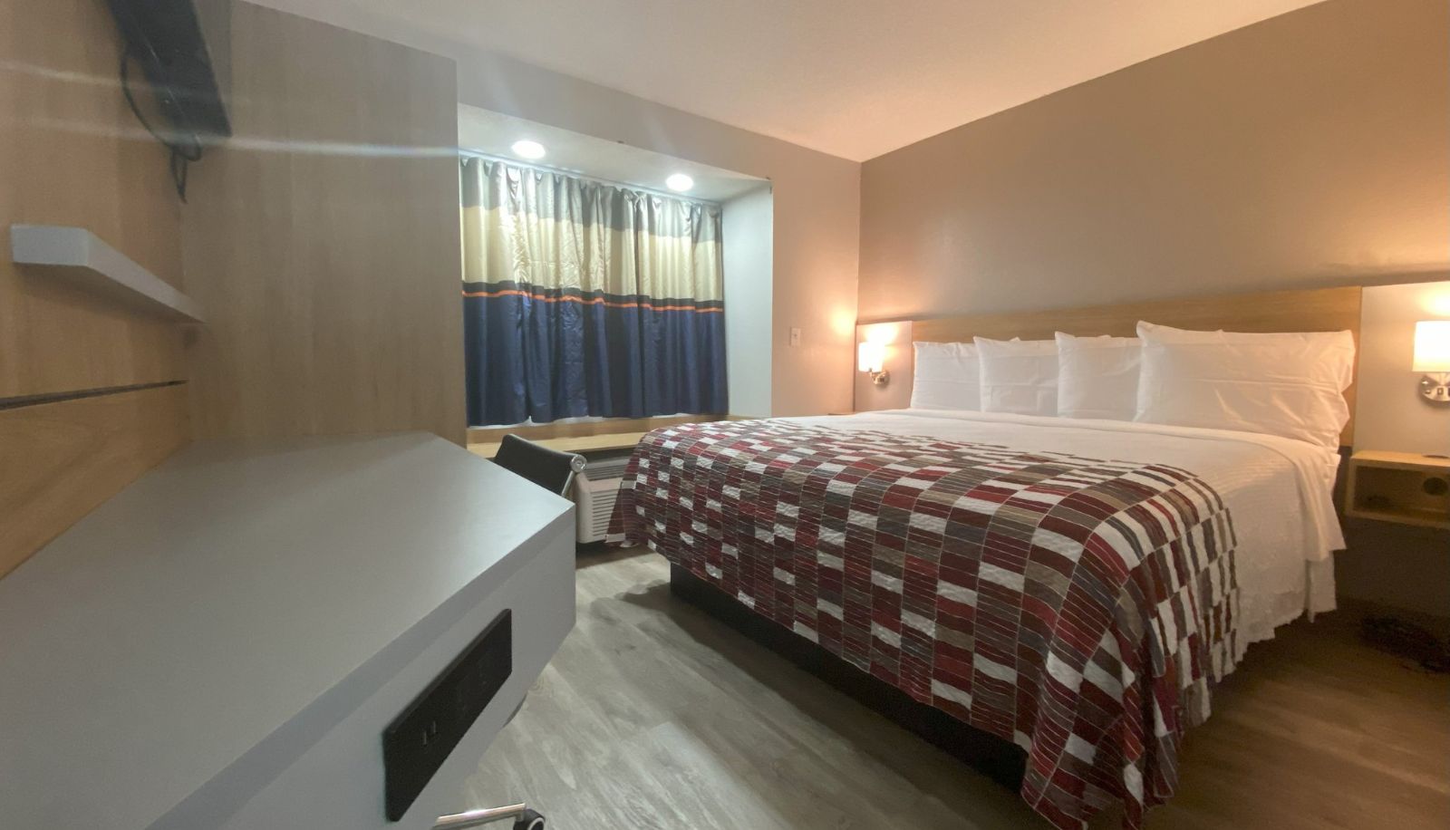 Room - Red Roof Inn Winston-Salem