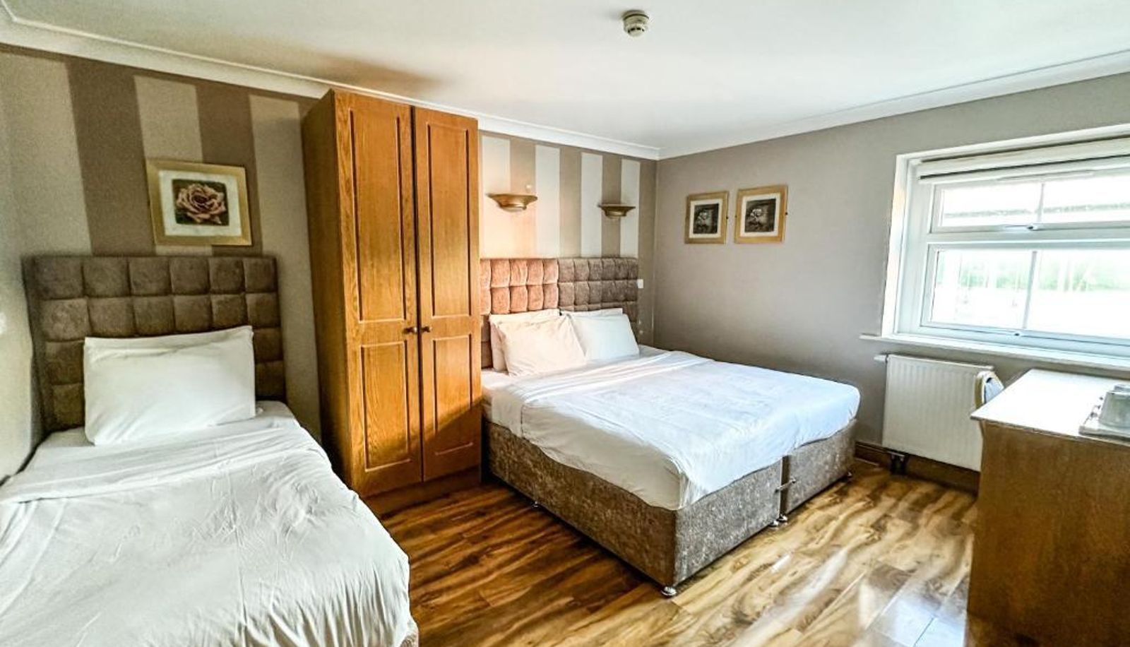 Camera - SK Baylis House Hotel
