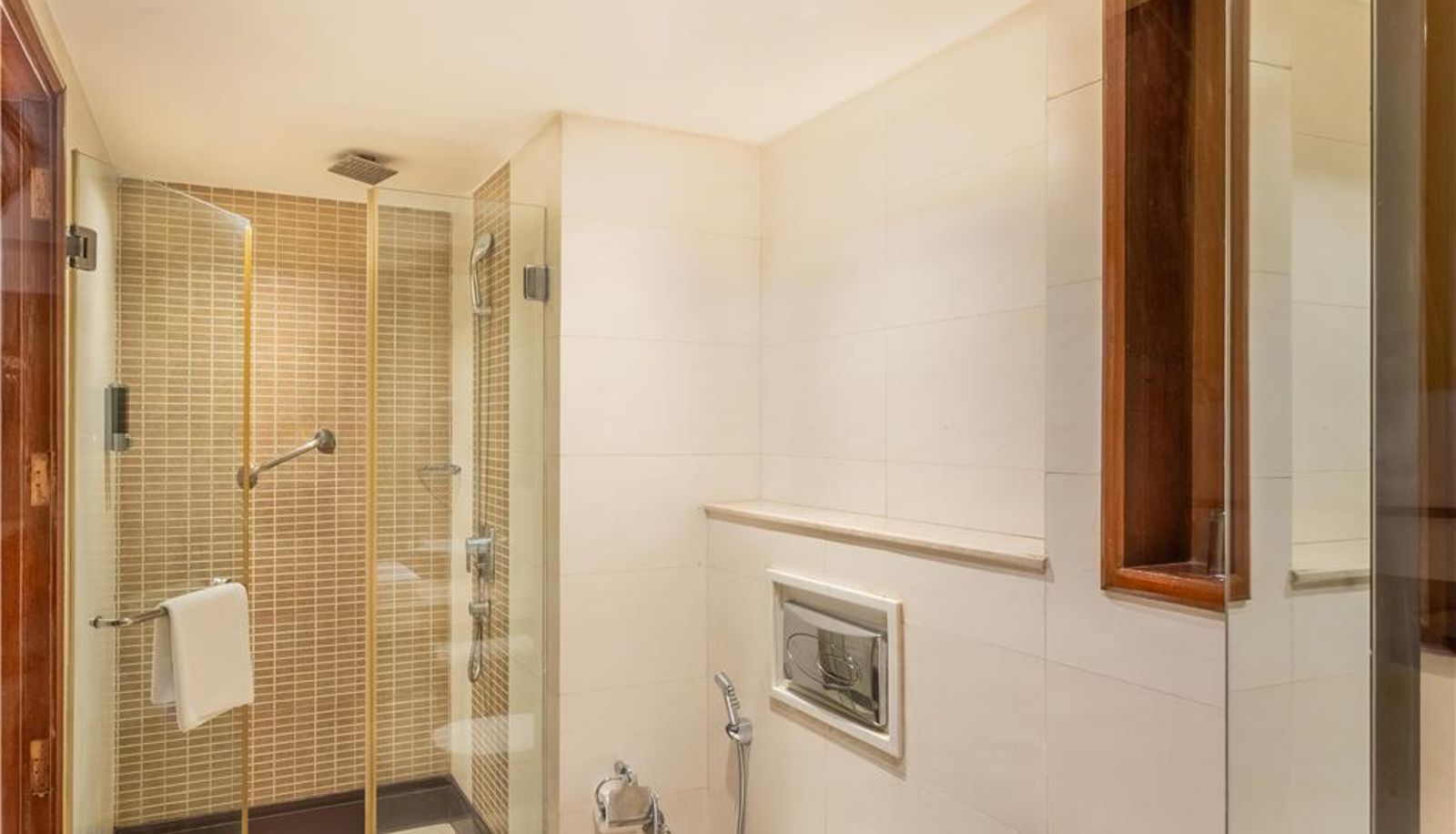 Kamer - Park Inn Gurgaon