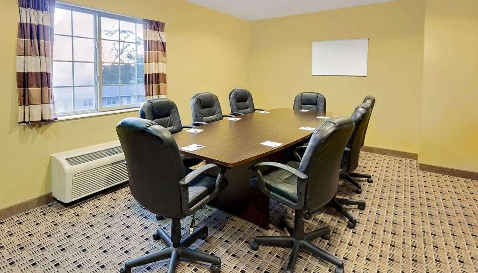 Conference room - Microtel Inn & Suites by Wyndham Prairie du Chien