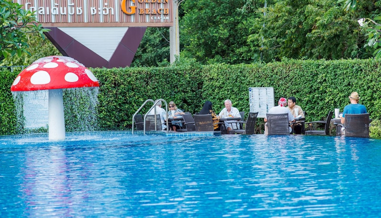Piscina - Golden Beach Cha-Am Hotel