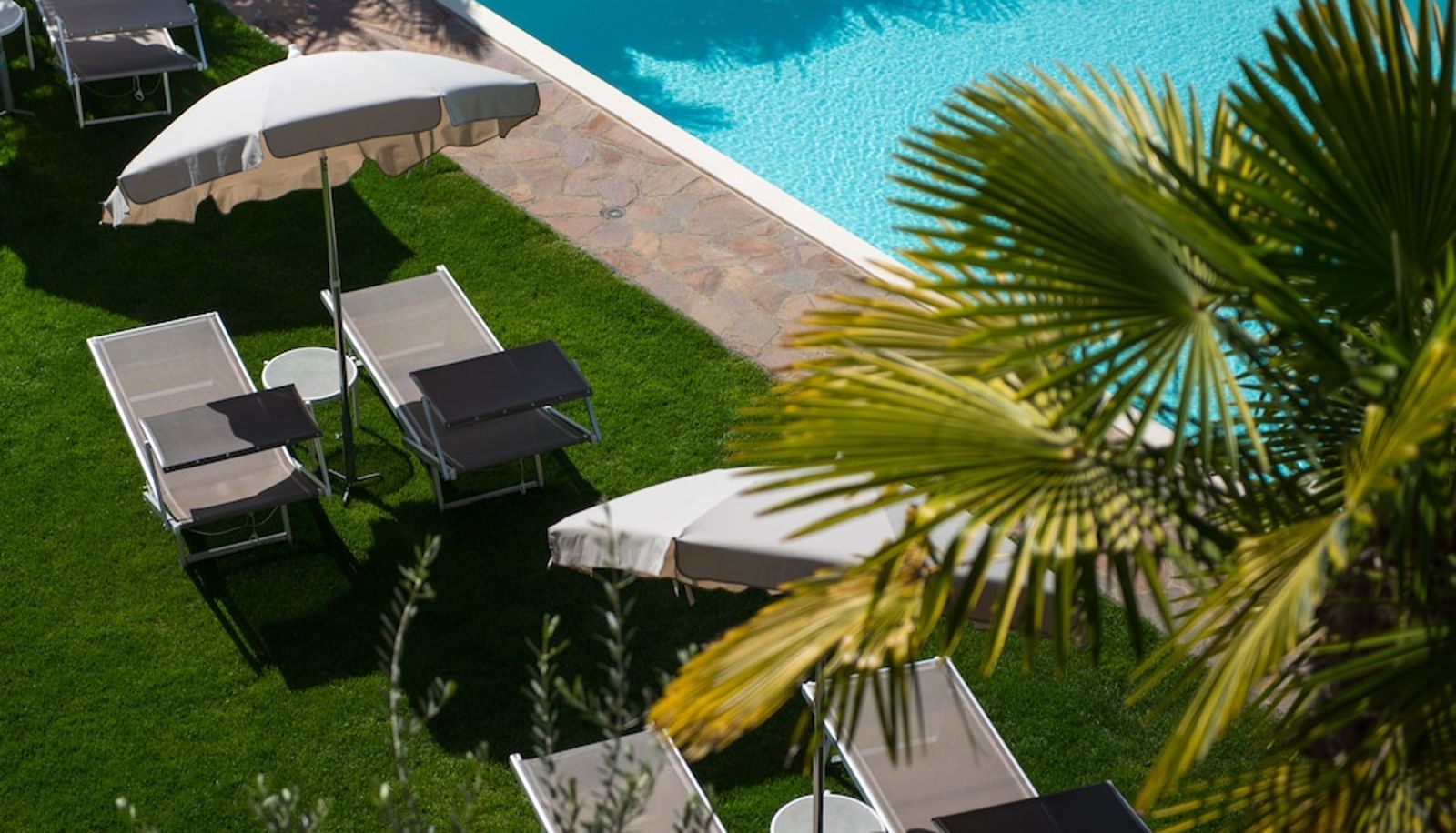 Pool - Hotel Ladurner