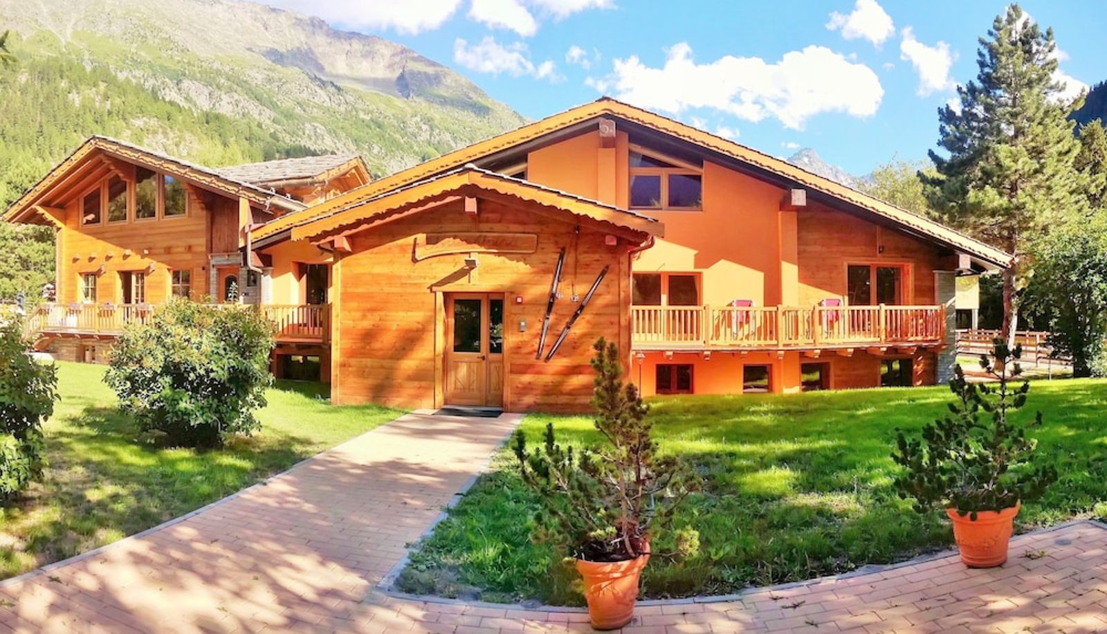 Info - Chalet Alpina Hotel & Apartments