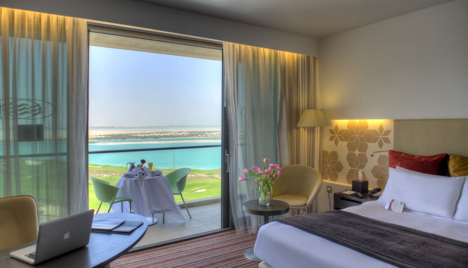 Camera - Crowne Plaza ABU DHABI - YAS ISLAND by IHG