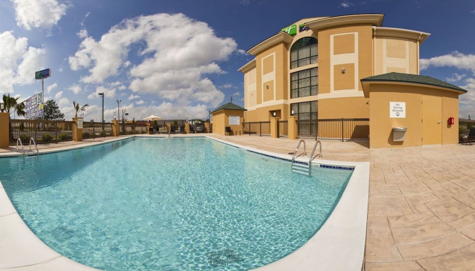 Pool - Holiday Inn Express & Suites CORDELE NORTH by IHG
