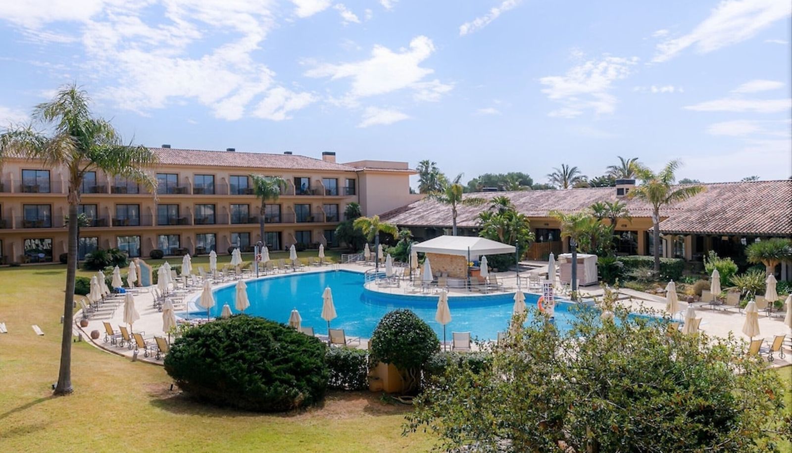 Piscina - La Quinta Menorca by Portblue Boutique