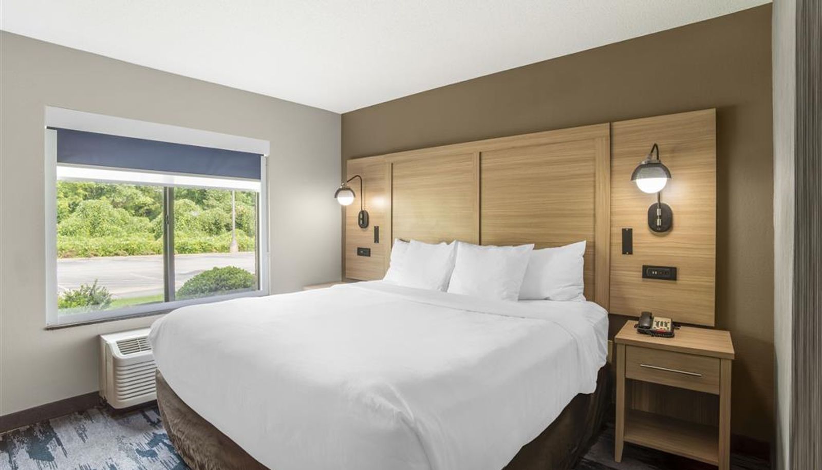 Room - Comfort Suites At WestGate Mall