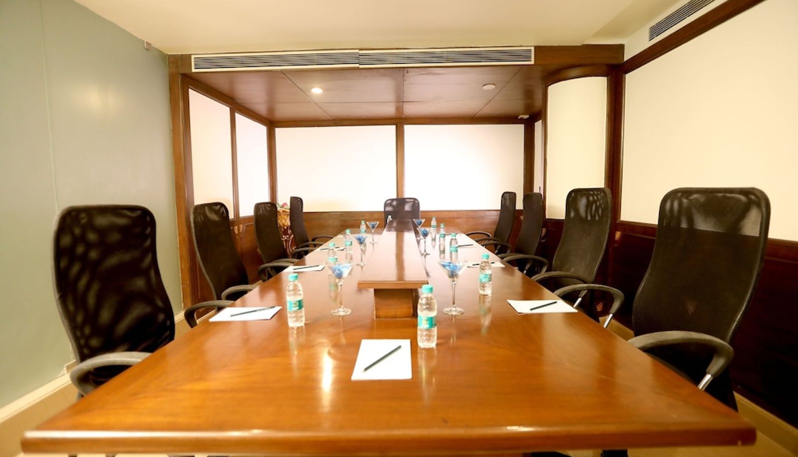 Meeting room - Shravanti Sarovar Portico Bengaluru