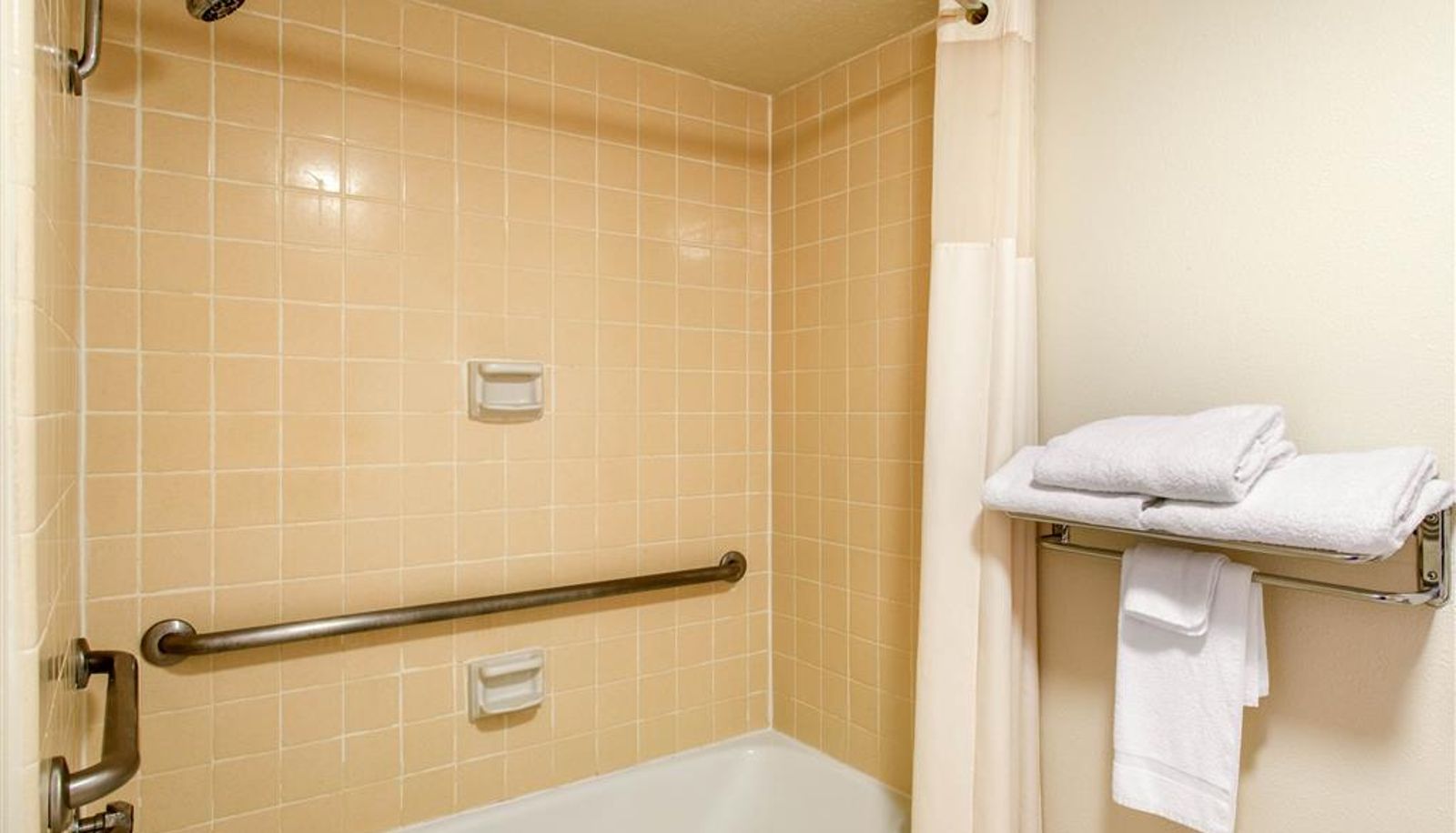 Room - Quality Inn Stateline