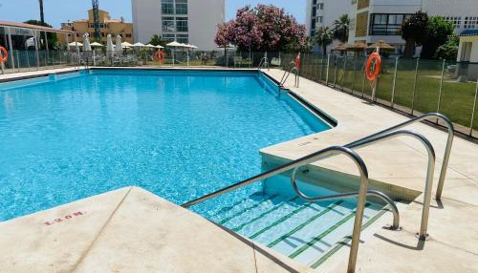 Piscina - antes MS Pepita Apartamentos MS Puerto Marina