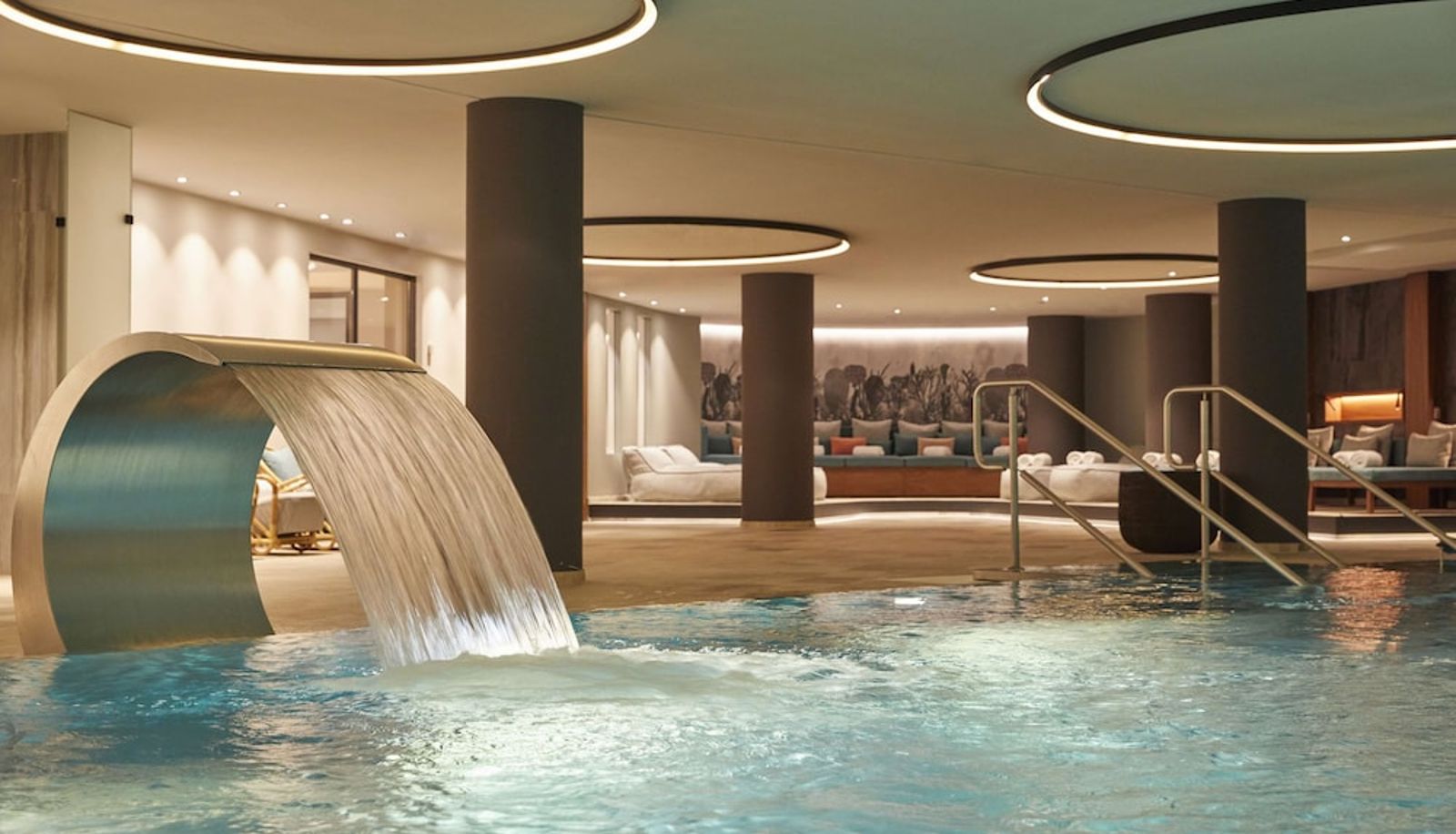 Pool - Infinity Hotel & Conference Resort Munich
