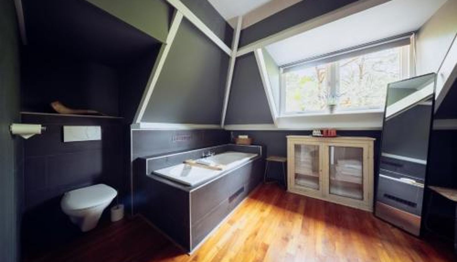 Info - Hotel & Restaurant Meneer Van Eijck