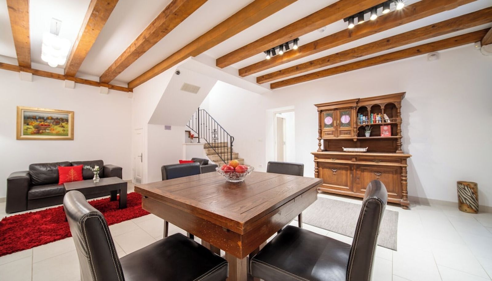 Hall - Celenga Apartments with free offsite parking