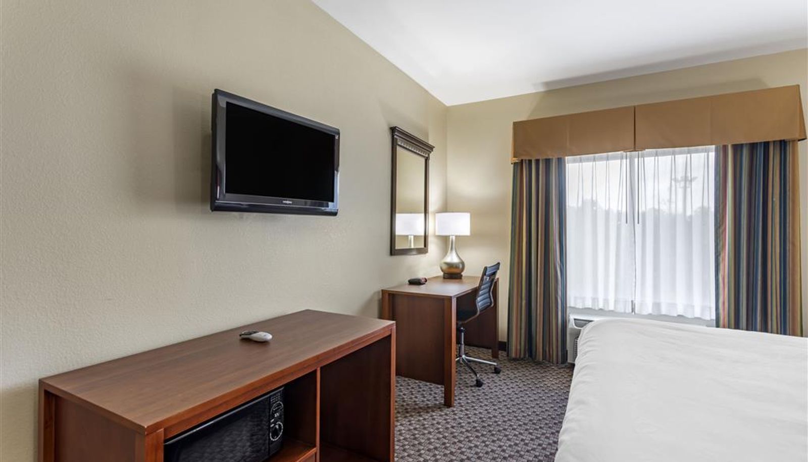 Room - Comfort Inn & Suites Carbondale University Area