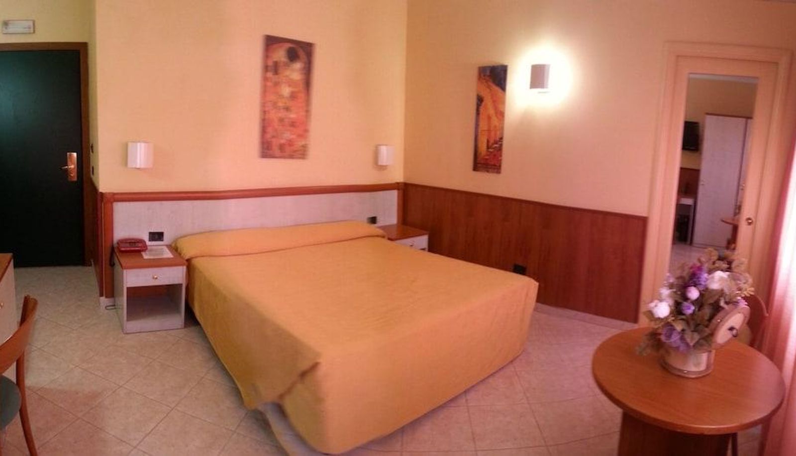 Tripla - Hotel Laurence