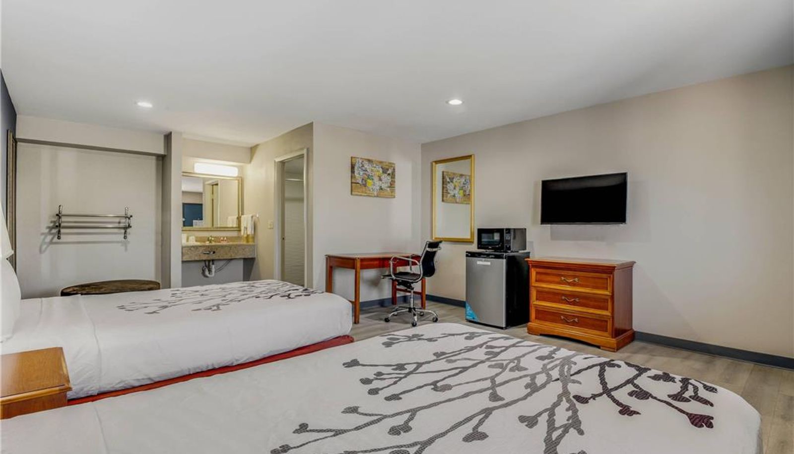 Zimmer - Econo Lodge Inn & Suites Enid South