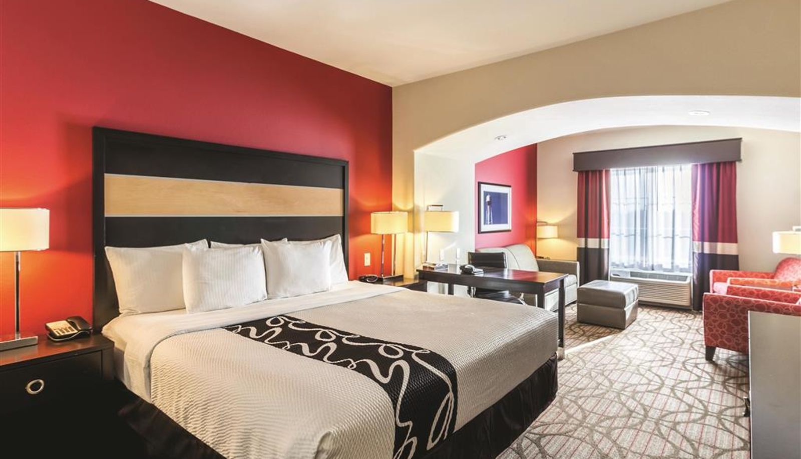 Camera - La Quinta Inn & Suites by Wyndham Fargo-Medical Center