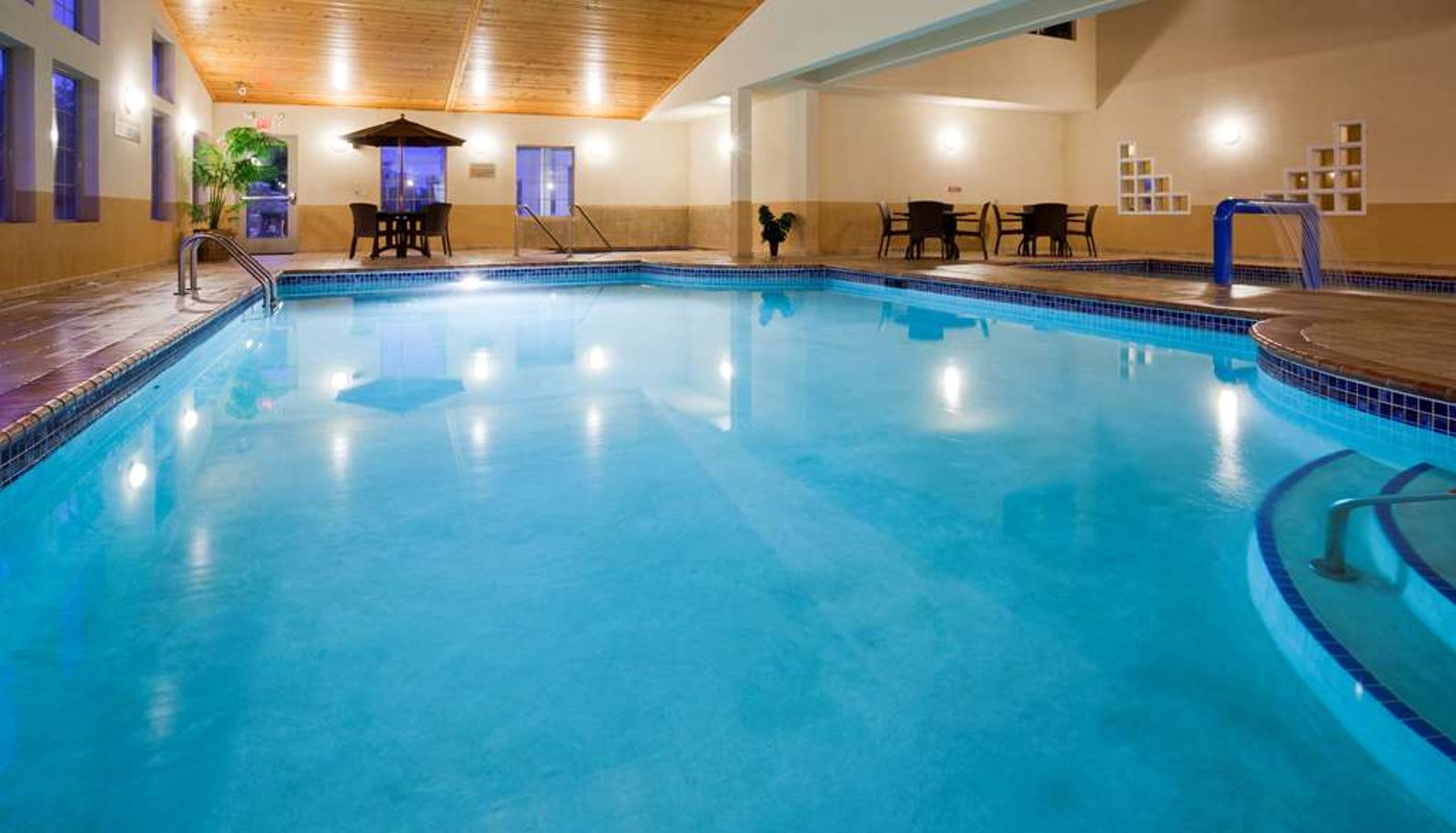 Pool - GrandStay Residential Suites Hotel Faribault