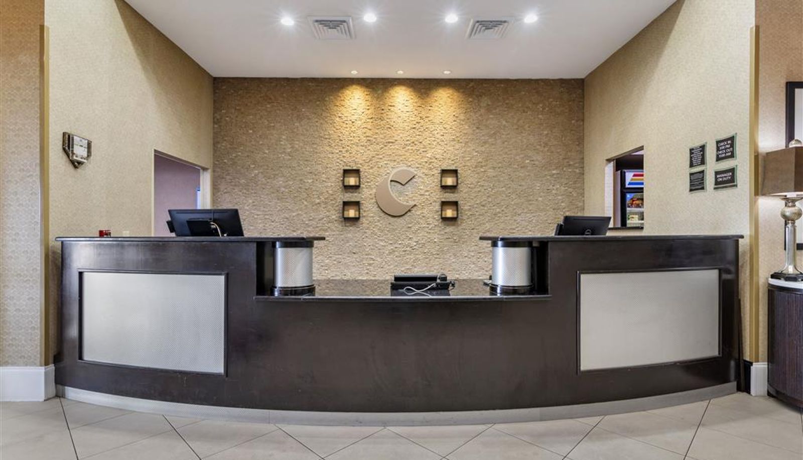 Hall - Comfort Suites Florence I-95