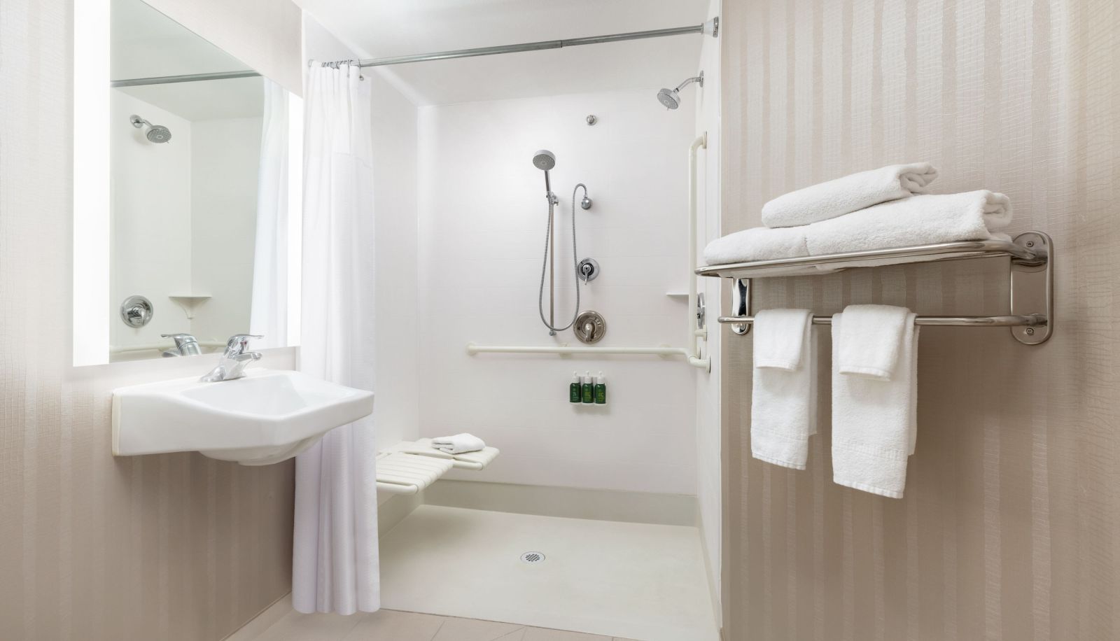 Zimmer - SpringHill Suites by Marriott Fresno